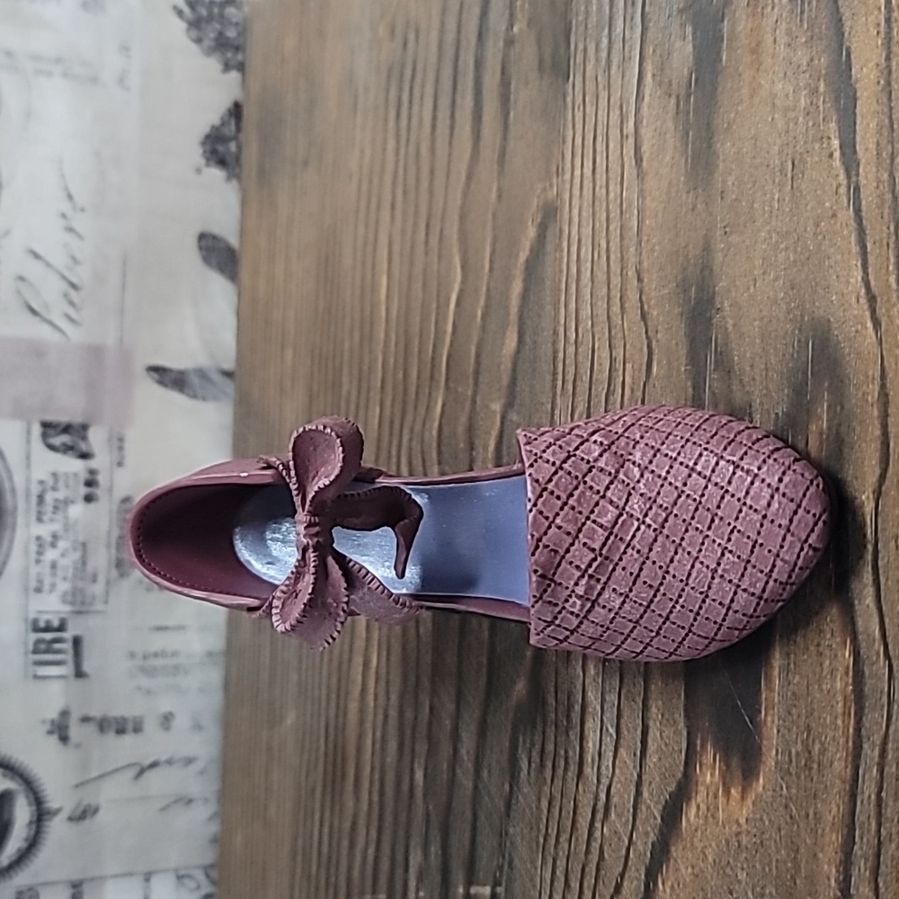 "Blush" Just The Right Shoe #25050 1999 - Picture 3 of 6